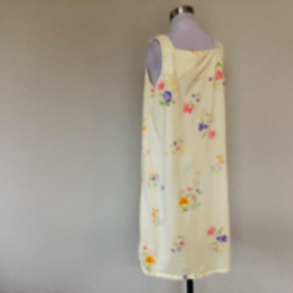 Yellow Floral Sleeveless Square Neck Medium Nightgown SECRET TREASURES - Picture 6 of 9